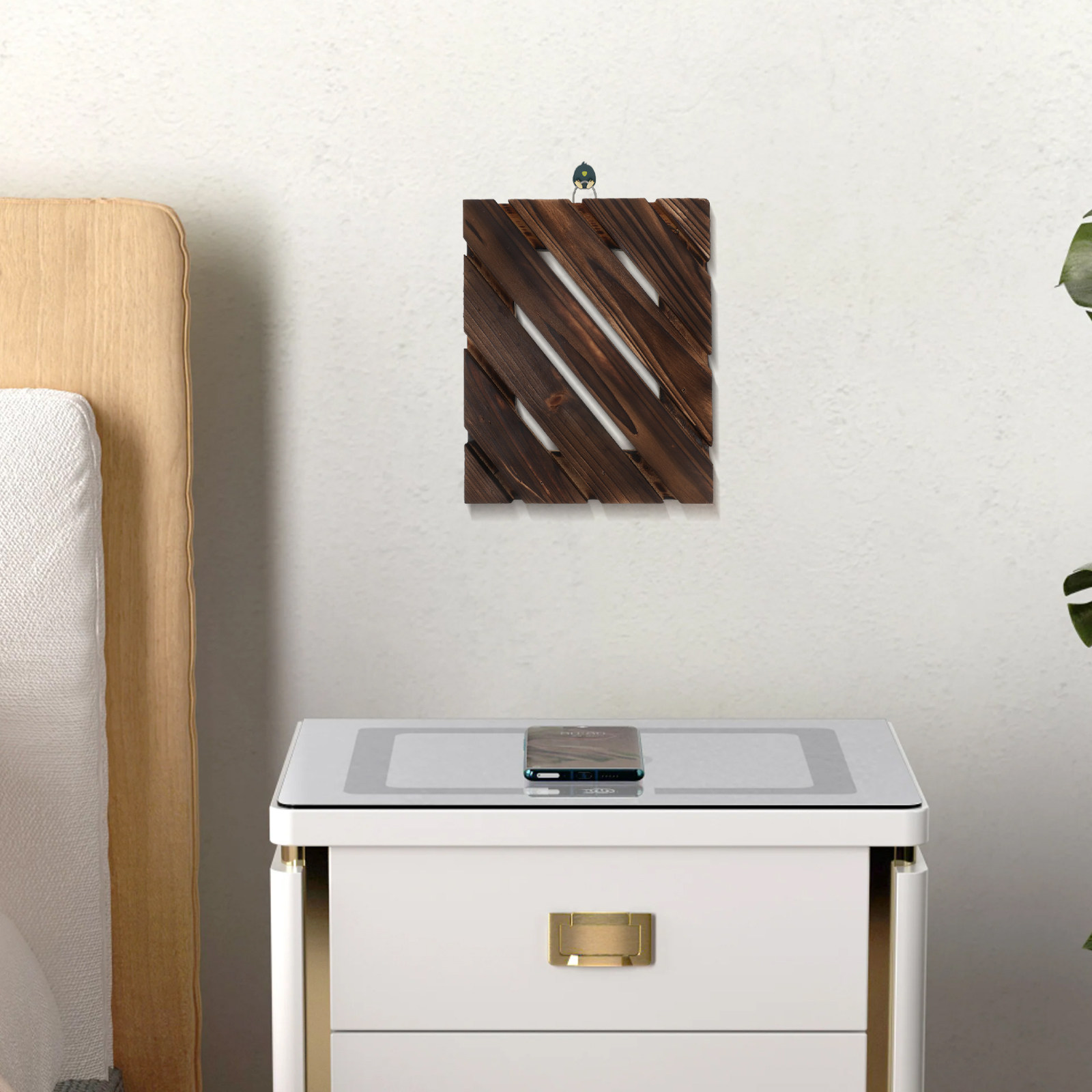 Vertical Wall Planter - وعاء نباتات خشبي مثبت على الحائط
